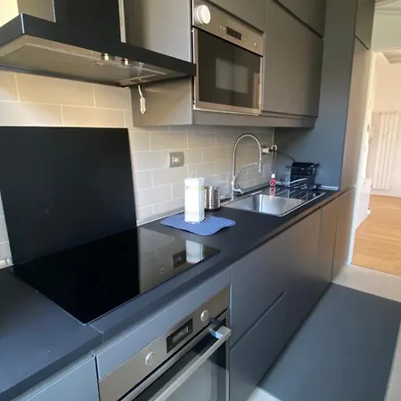 Moderno Bilocale Con Terrazzo * Rome