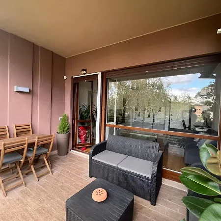 Moderno Bilocale Con Terrazzo アパート *