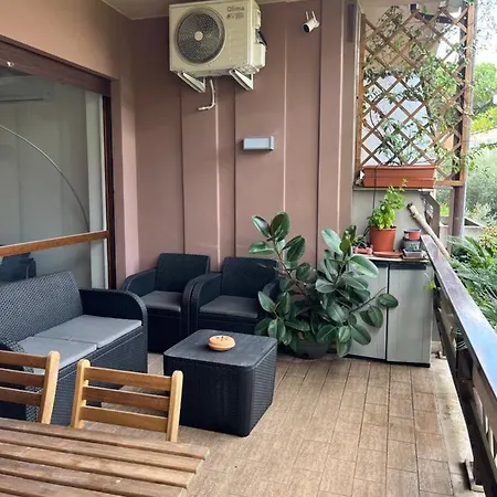 Moderno Bilocale Con Terrazzo アパート
